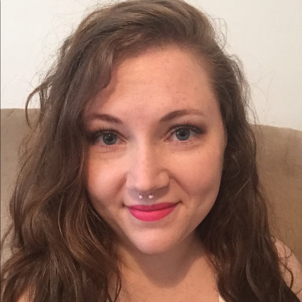 Meet your Posher, Desiree